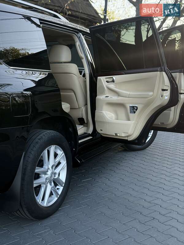 Позашляховик / Кросовер Lexus LX 2008 в Чернівцях