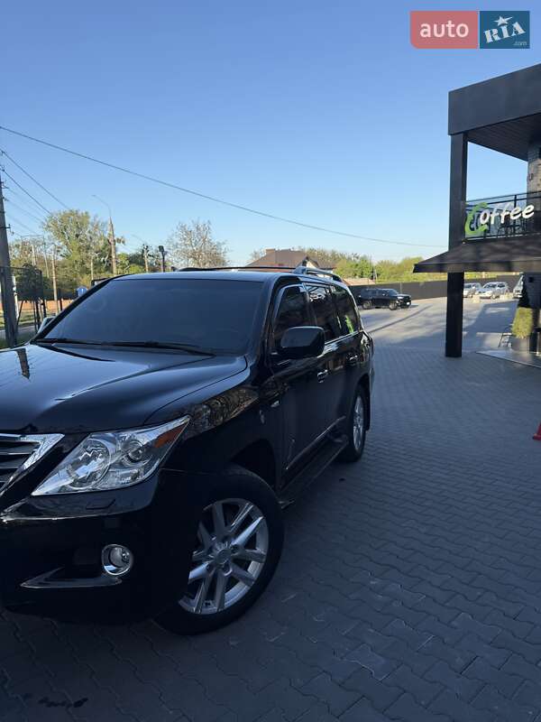 Позашляховик / Кросовер Lexus LX 2008 в Чернівцях