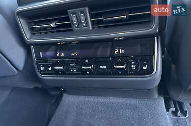 Позашляховик / Кросовер Lexus LX 2022 в 