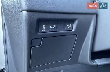 Позашляховик / Кросовер Lexus LX 2022 в 