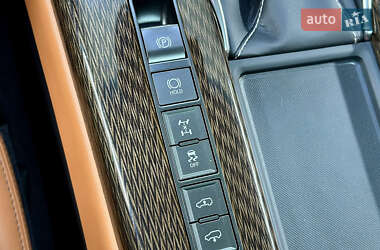 Позашляховик / Кросовер Lexus LX 2022 в 