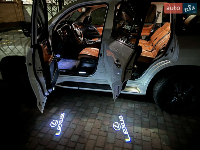 Внедорожник / Кроссовер Lexus LX 2016 в Житомире