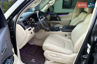 Позашляховик / Кросовер Lexus LX 2016 в 