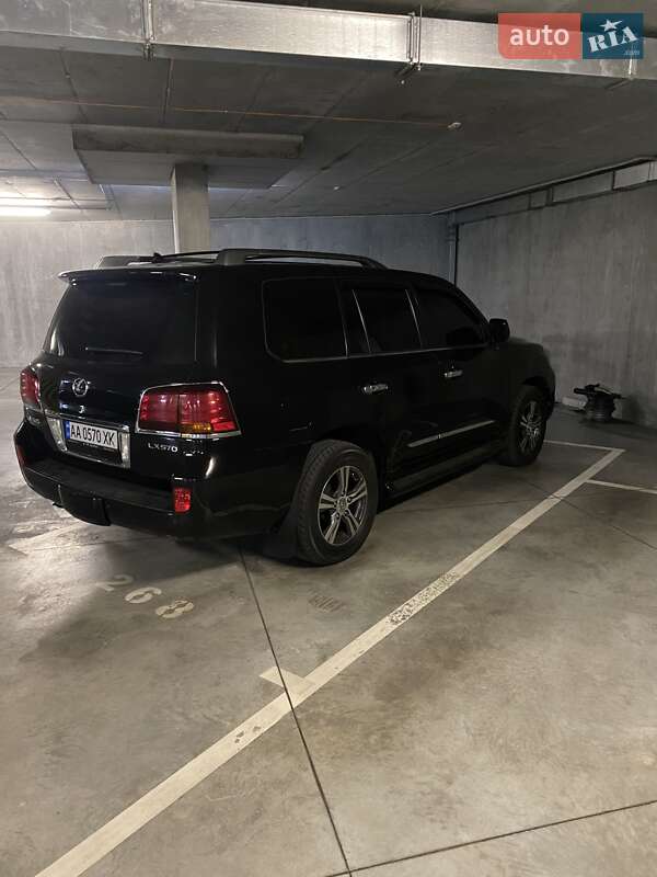 Внедорожник / Кроссовер Lexus LX 2008 в 