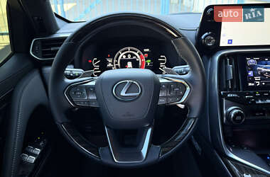 Внедорожник / Кроссовер Lexus LX 2022 в 