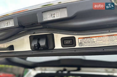 Позашляховик / Кросовер Lexus LX 2020 в 