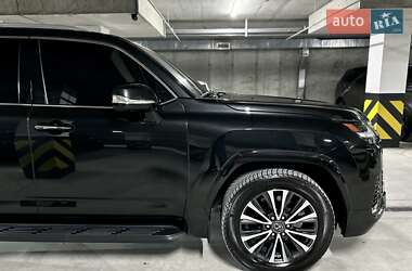 Внедорожник / Кроссовер Lexus LX 2023 в 