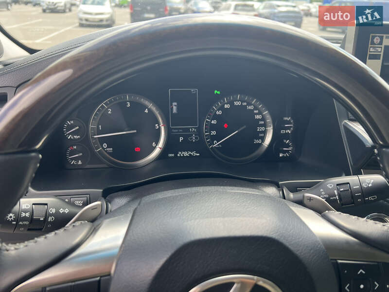 Внедорожник / Кроссовер Lexus LX 2016 в Киеве