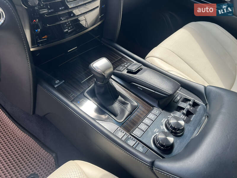 Внедорожник / Кроссовер Lexus LX 2016 в Киеве