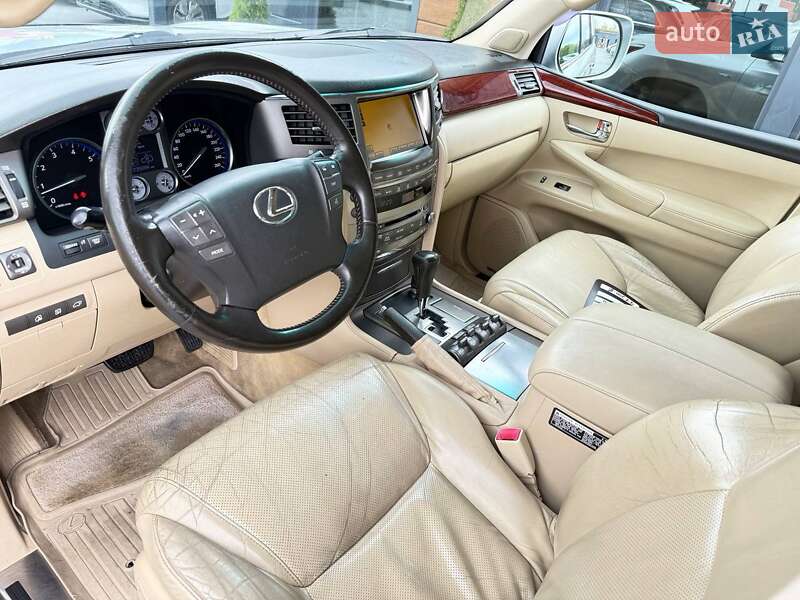 Позашляховик / Кросовер Lexus LX 2010 в Рівному