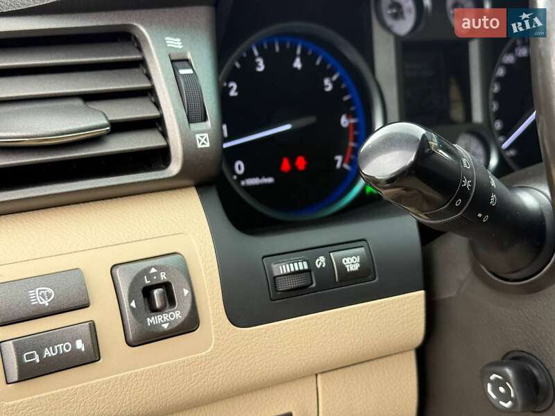 Позашляховик / Кросовер Lexus LX 2010 в Рівному