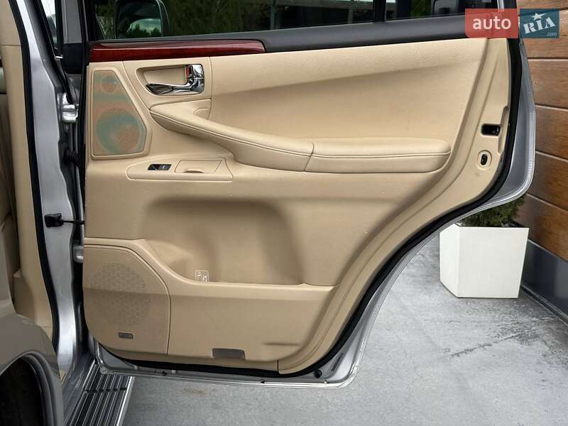 Позашляховик / Кросовер Lexus LX 2010 в Рівному