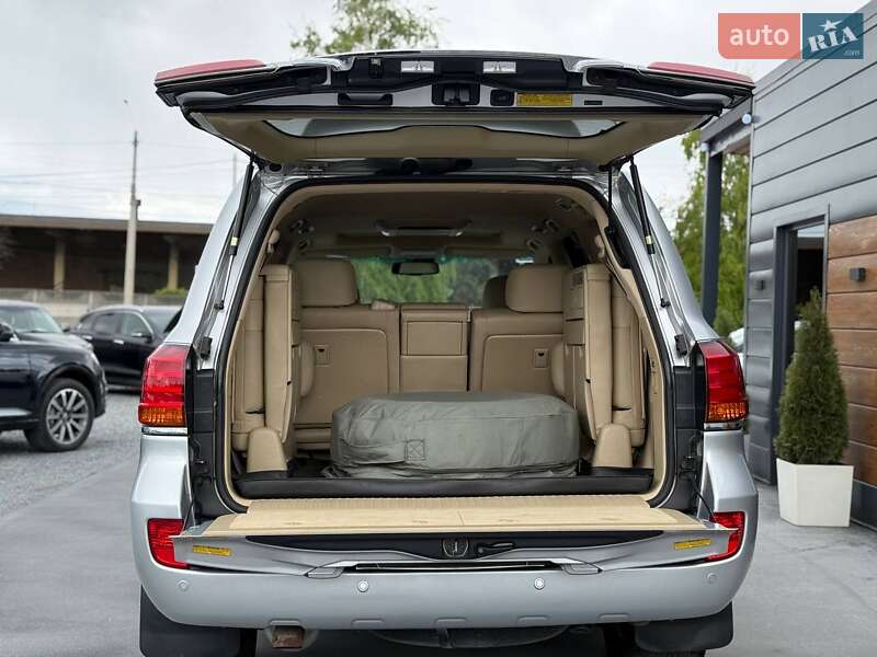 Позашляховик / Кросовер Lexus LX 2010 в Рівному