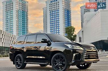 Внедорожник / Кроссовер Lexus LX 2017 в 