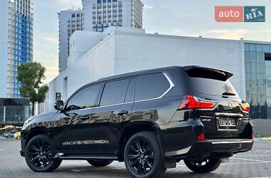 Внедорожник / Кроссовер Lexus LX 2017 в 