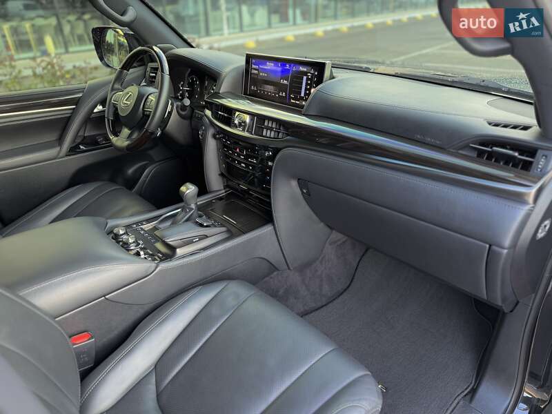 Внедорожник / Кроссовер Lexus LX 2017 в Одессе