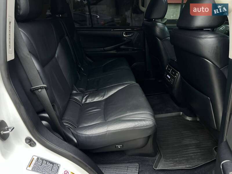 Внедорожник / Кроссовер Lexus LX 2011 в Одессе