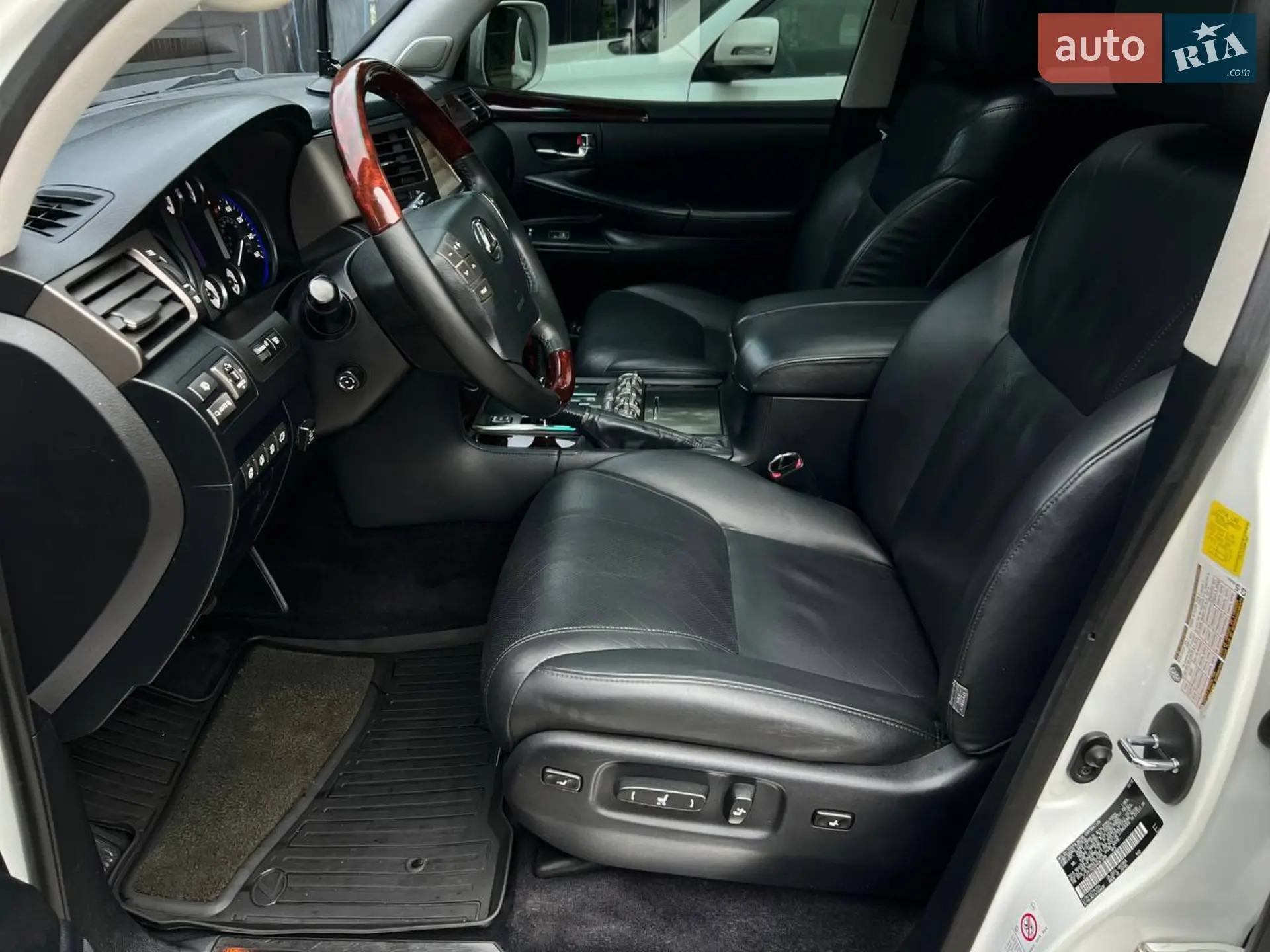 2011 Lexus LX - мініатюра 18