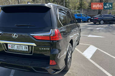 Внедорожник / Кроссовер Lexus LX 2018 в 