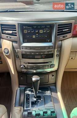 Внедорожник / Кроссовер Lexus LX 2008 в 