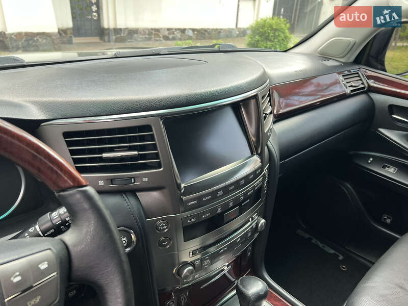 Позашляховик / Кросовер Lexus LX 2011 в Києві