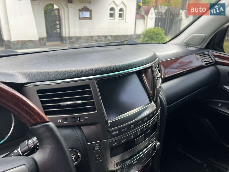 Позашляховик / Кросовер Lexus LX 2011 в Києві
