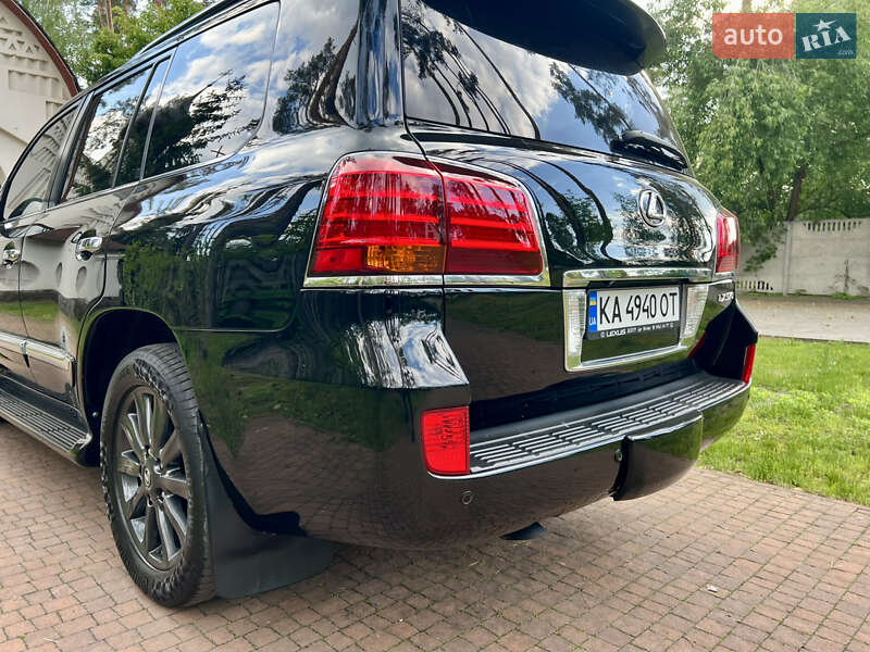 Позашляховик / Кросовер Lexus LX 2011 в Києві