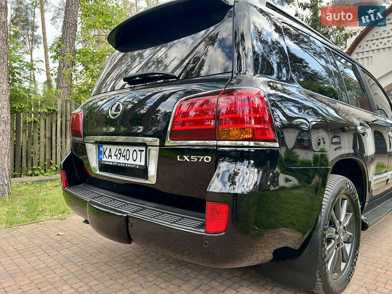 Позашляховик / Кросовер Lexus LX 2011 в Києві