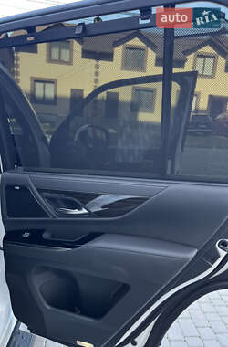Внедорожник / Кроссовер Lexus LX 2022 в 