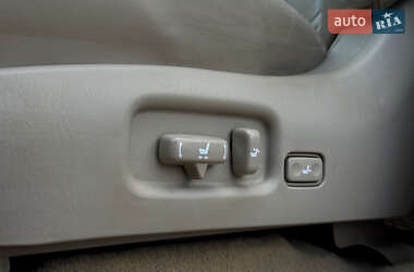 Позашляховик / Кросовер Lexus LX 2005 в 