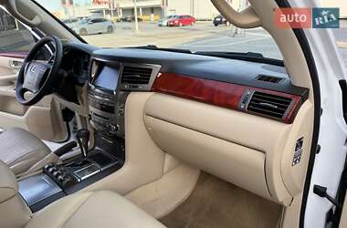 Внедорожник / Кроссовер Lexus LX 2010 в 