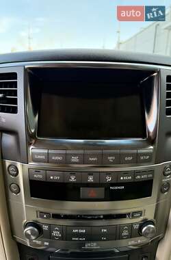 Внедорожник / Кроссовер Lexus LX 2010 в 