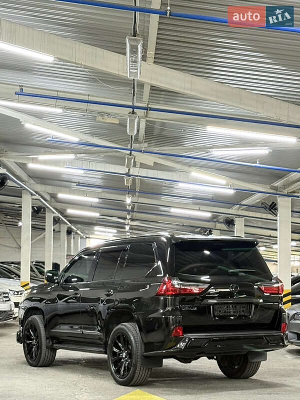 Позашляховик / Кросовер Lexus LX 2015 в Одесі
