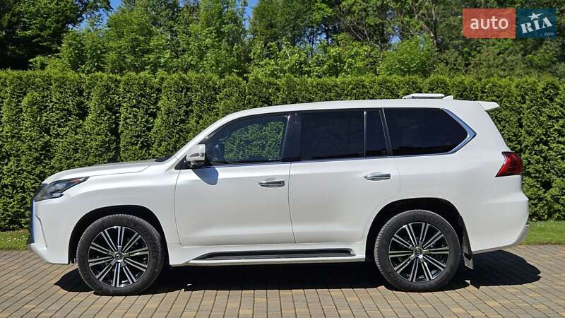 Внедорожник / Кроссовер Lexus LX 2019 в Сваляве
