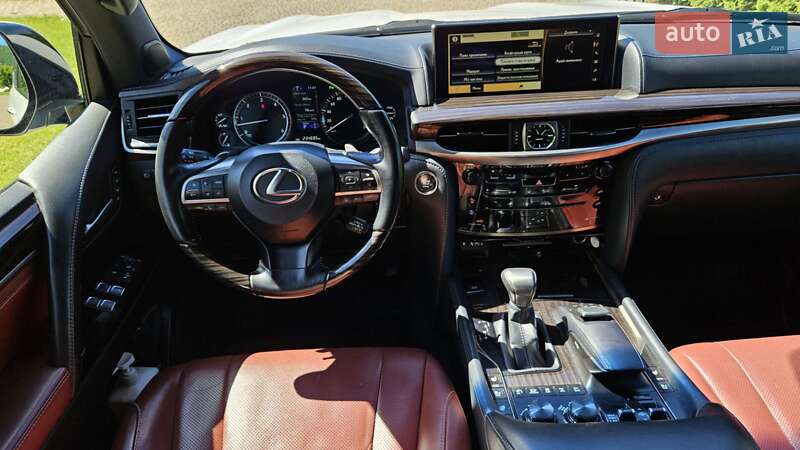 Внедорожник / Кроссовер Lexus LX 2019 в Сваляве