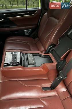 Внедорожник / Кроссовер Lexus LX 2017 в 