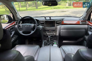 Внедорожник / Кроссовер Lexus LX 2008 в 