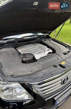 Внедорожник / Кроссовер Lexus LX 2008 в 
