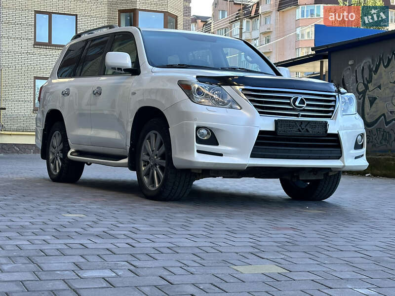 Позашляховик / Кросовер Lexus LX 2010 в 