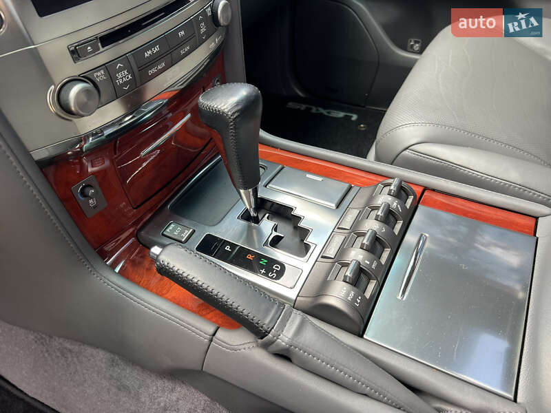 Позашляховик / Кросовер Lexus LX 2008 в Києві