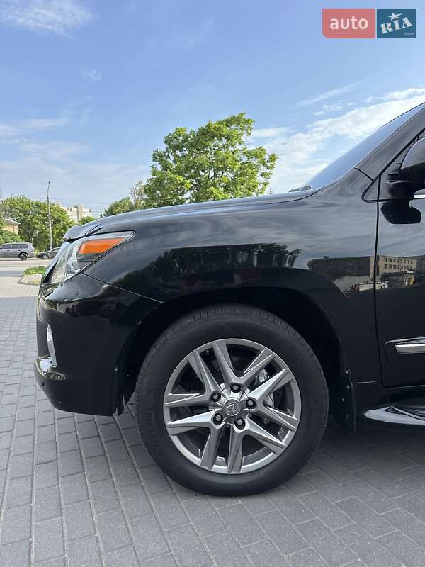 Позашляховик / Кросовер Lexus LX 2014 в Києві