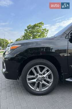 Позашляховик / Кросовер Lexus LX 2014 в 