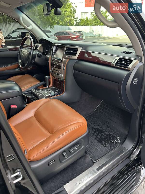 Позашляховик / Кросовер Lexus LX 2014 в Києві