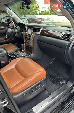 Позашляховик / Кросовер Lexus LX 2014 в 