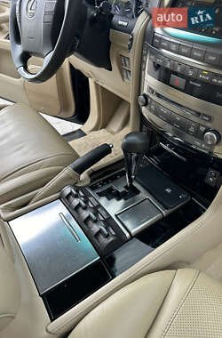 Внедорожник / Кроссовер Lexus LX 2008 в 