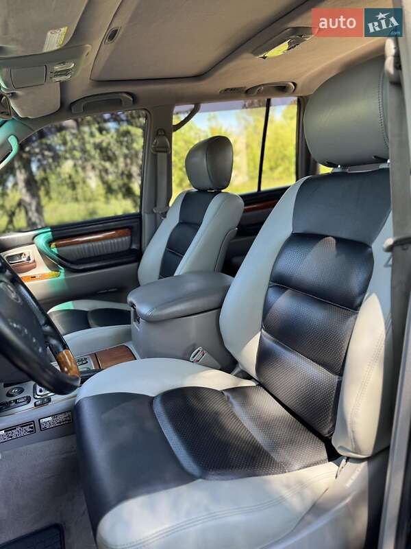 Позашляховик / Кросовер Lexus LX 2005 в Косові