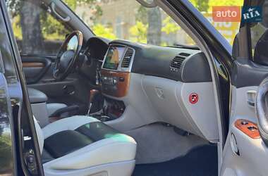 Внедорожник / Кроссовер Lexus LX 2005 в 