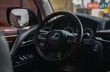 Внедорожник / Кроссовер Lexus LX 2017 в 
