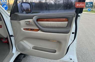 Внедорожник / Кроссовер Lexus LX 2003 в 