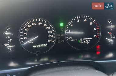 Внедорожник / Кроссовер Lexus LX 2003 в 